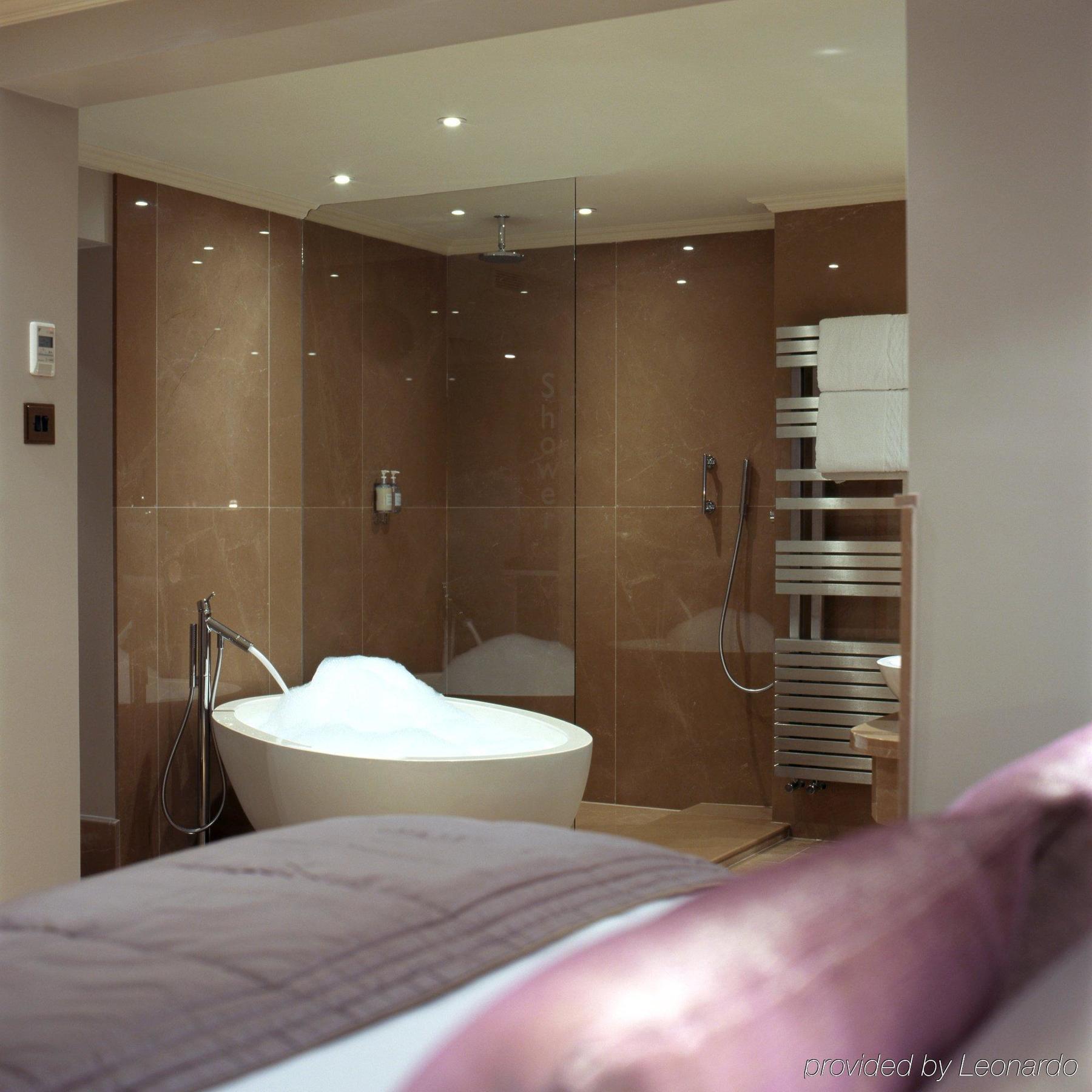 Radisson Blu Edwardian, Leicester Square London Room photo